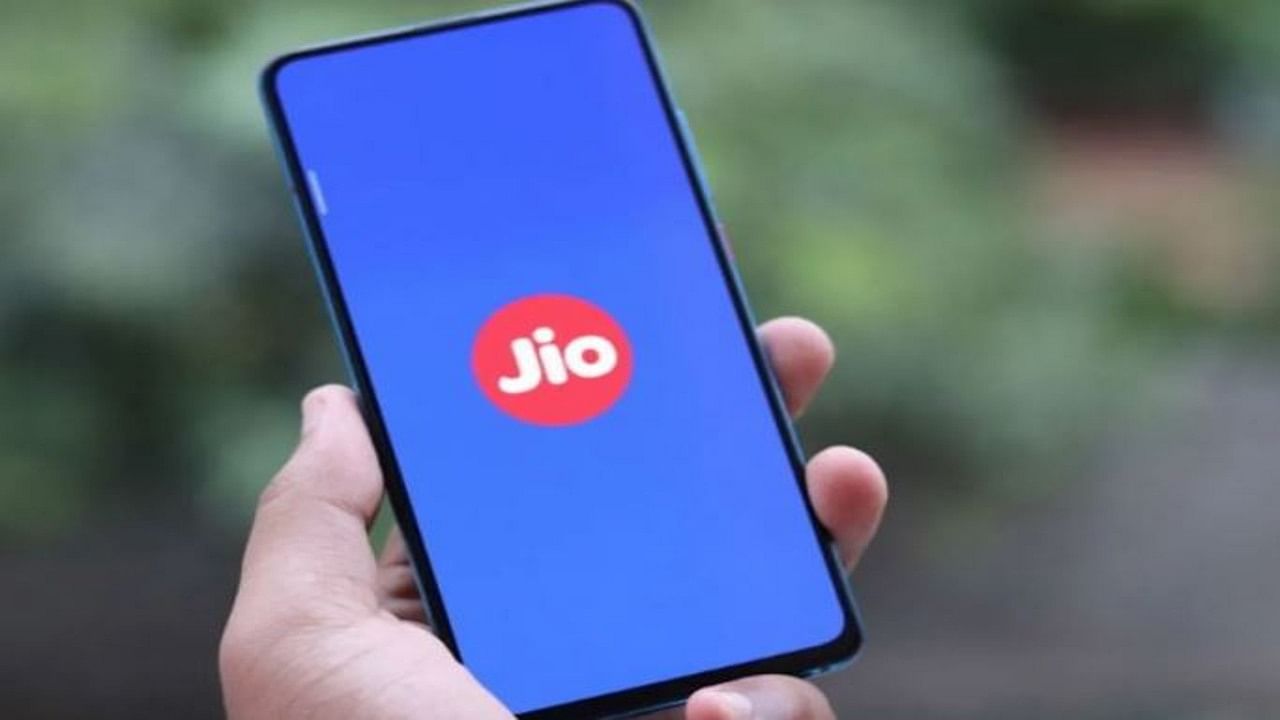 Upi autopay reliance jio mobile recharge mobile bill payment autopay | बिल पेमेंट करना हो या मोबाइल रिचार्ज, Jio यूजर के लिए शुरू हुई UPI ऑटोपे की सुविधा, अब ऑटोमेटिक Recharge होगा फोन