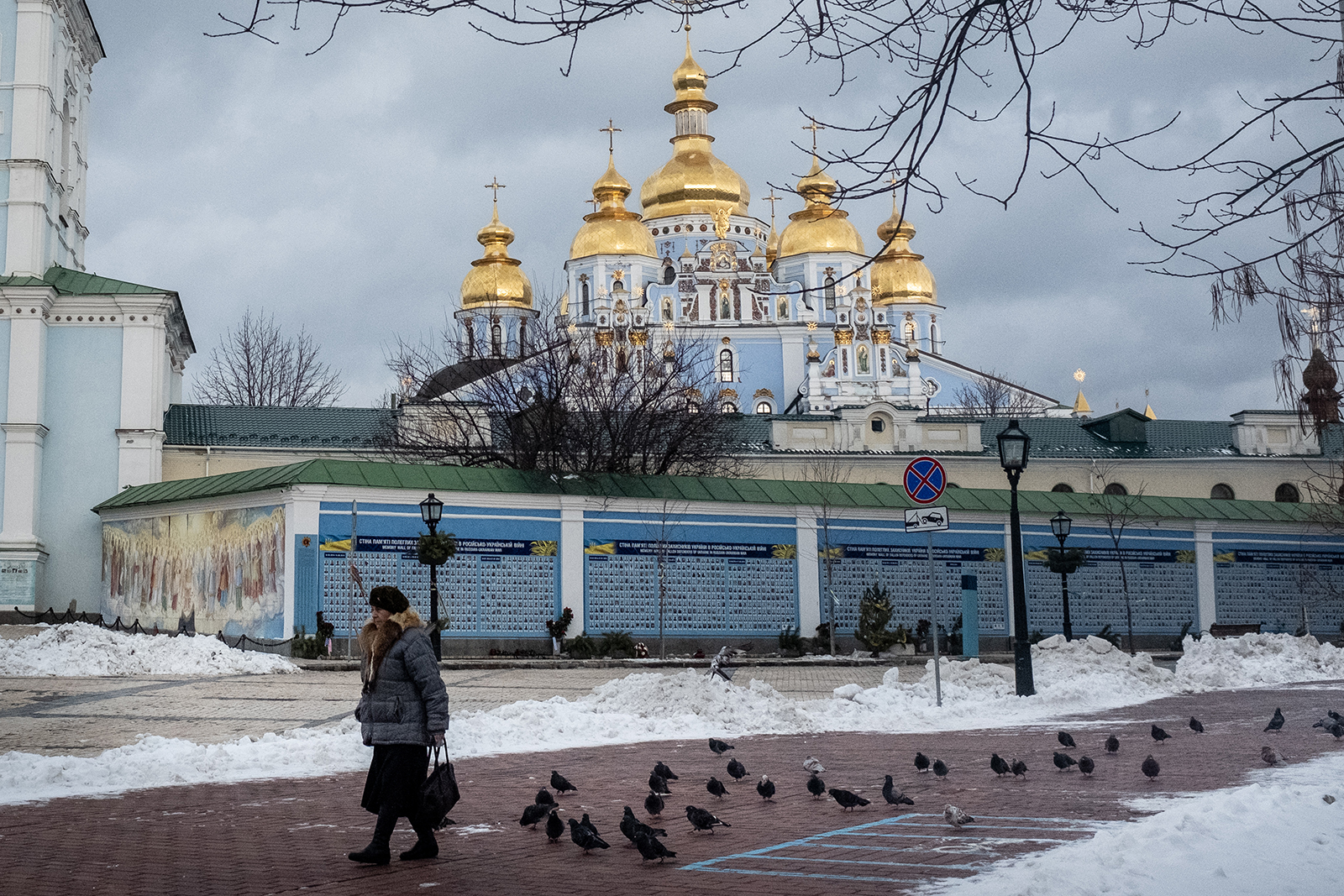 Ukrainians prepare for an invasion even though they don’t think it’s imminent