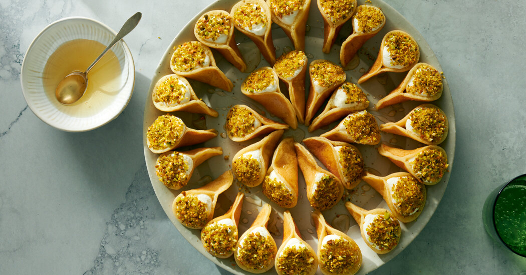 Qatayef, a Dessert That Sweetens Ramadan