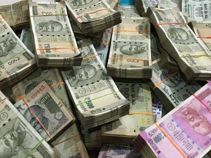 Indian Rupee Falls To All-time Low, Breaches 78 Per US Dollar For The First Time Ever