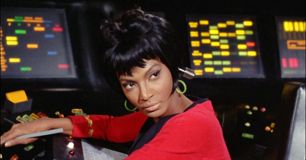 Nichelle Nichols, Lieutenant Uhura on ‘Star Trek,’ Dies at 89